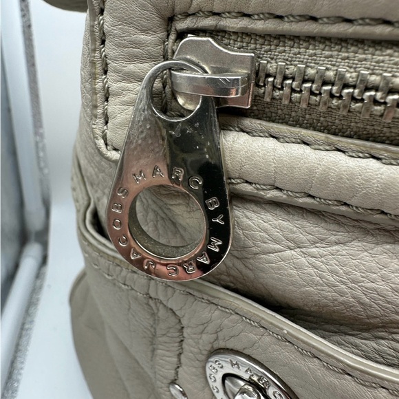 Marc Jacob’s Beige Leather hobo Shoulder Bag - Picture 15 of 15